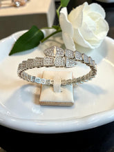 Load image into Gallery viewer, Snake bracelet entirely cz studded
