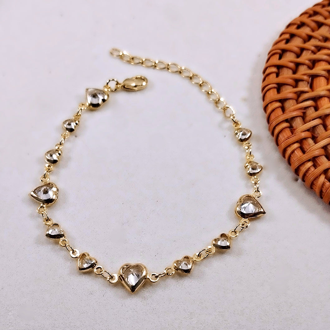 Delicate crystal heart bracelet