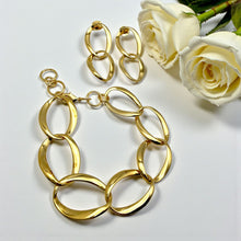 Load image into Gallery viewer, Two-link earrings Seductive Collection earrings
