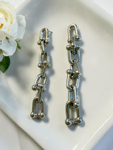 Load image into Gallery viewer, Selfsame Tiffy links earrings
