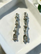 Load image into Gallery viewer, Selfsame Tiffy links earrings
