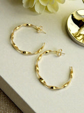 Load image into Gallery viewer, Hoop earrings twisted push back
