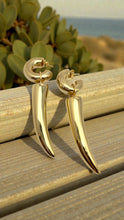 Load image into Gallery viewer, Maxi saber tooth gold earrings
