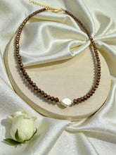 Load image into Gallery viewer, Mini crystal choker 1 freshwater pearl necklace
