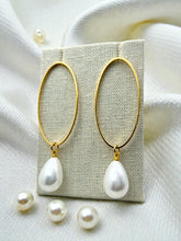 Load image into Gallery viewer, Oval earrings with Shell pendant pearl

