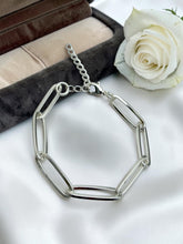 Load image into Gallery viewer, Long link cart style bracelet
