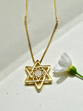 Load image into Gallery viewer, Classic larger new Davi Star necklace
