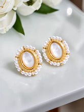 Load image into Gallery viewer, Vintage mother of pearl and mini pearl earrings
