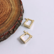 Load image into Gallery viewer, Flat square hoop earrings
