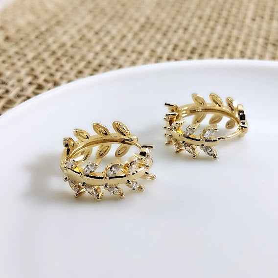 Zirconia leaves hoop earrings