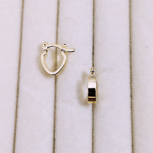 Load image into Gallery viewer, Small heart shape hoop earrings
