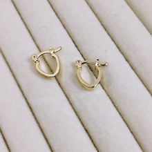 Load image into Gallery viewer, Small heart shape hoop earrings
