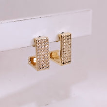 Load image into Gallery viewer, Basic bent studded square earrings
