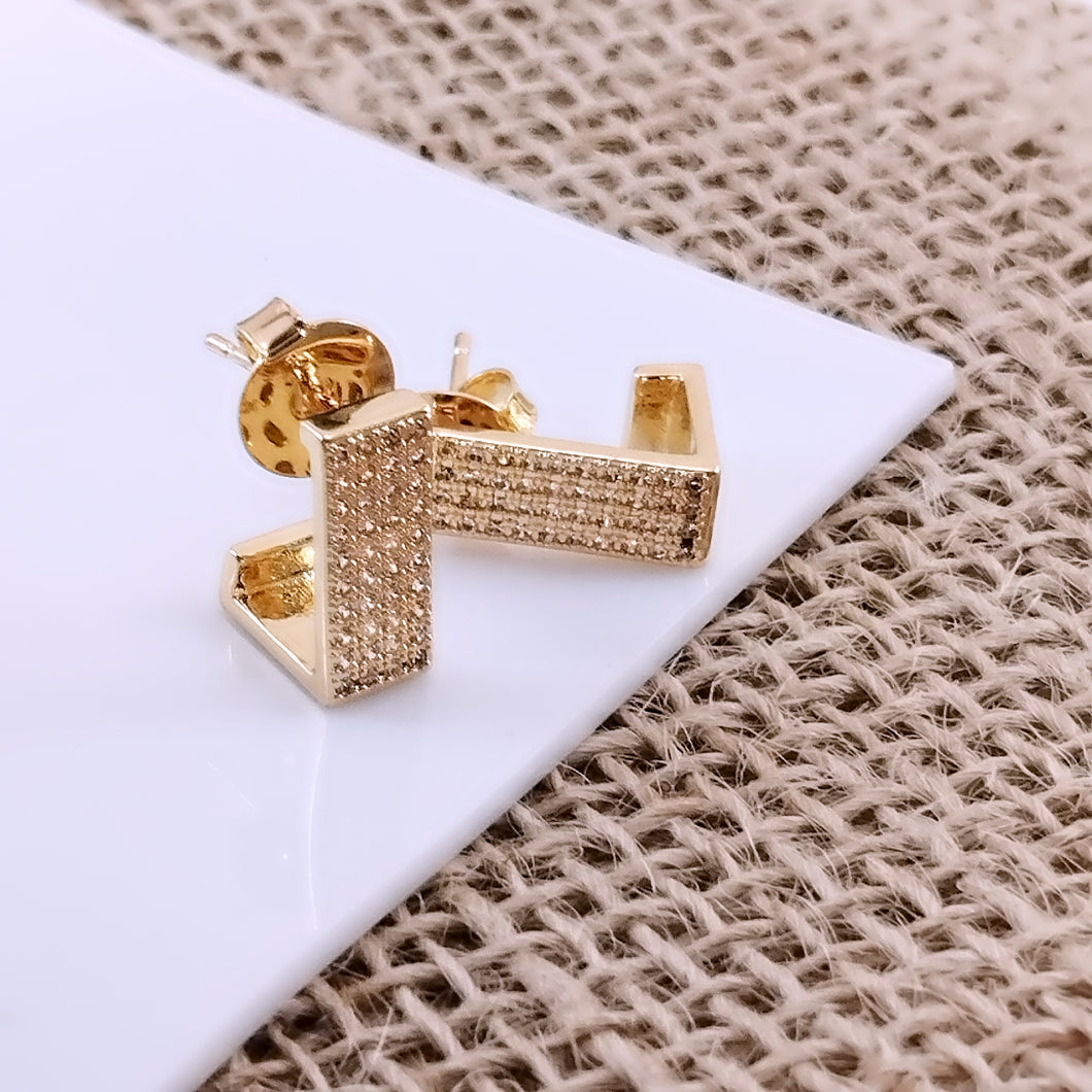 Basic bent studded square earrings