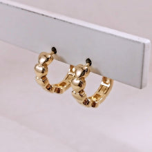 Load image into Gallery viewer, Small hearts hoop shape earrings
