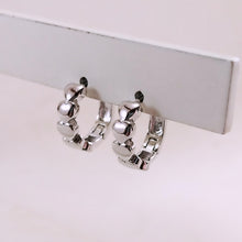 Load image into Gallery viewer, Small hearts hoop shape earrings
