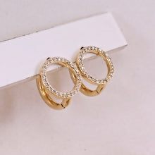 Load image into Gallery viewer, Small circle cz in front hoop earrings
