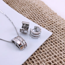 Load image into Gallery viewer, Delicate inspired Carryer cz set
