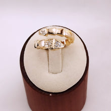 Load image into Gallery viewer, Snake Bugy cz ring
