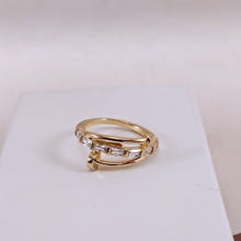 Load image into Gallery viewer, Nail revamped baguette ring
