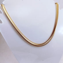 Load image into Gallery viewer, Snake medium 6 mm thickness Necklace
