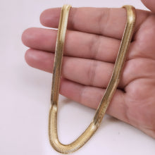 Load image into Gallery viewer, Snake medium 6 mm thickness Necklace
