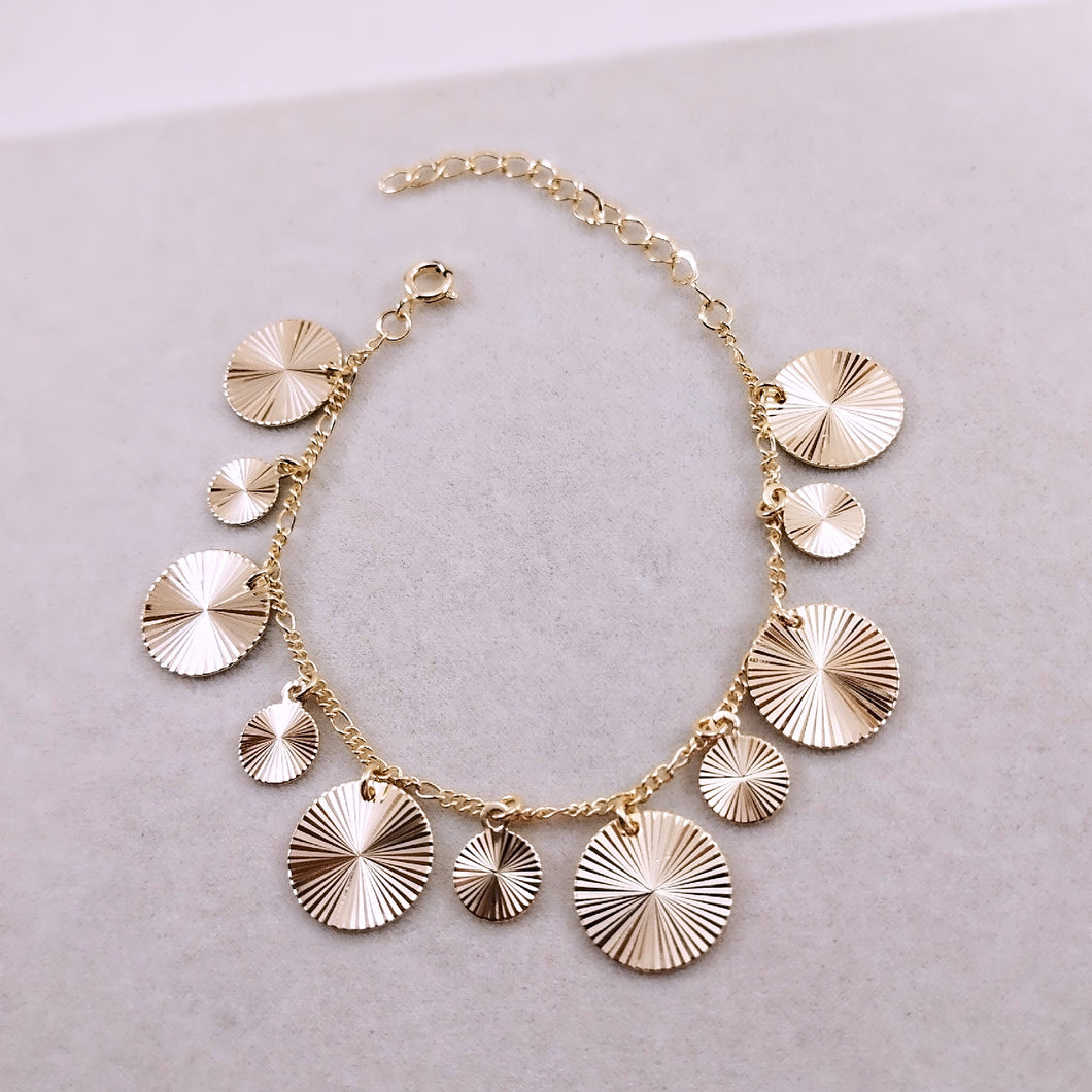 Pleated medal bracelet