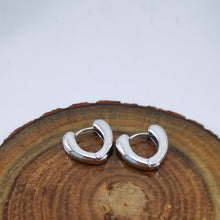 Load image into Gallery viewer, Thick heart shape hoop earrings
