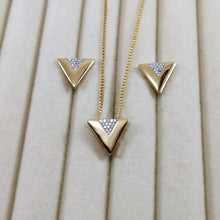 Load image into Gallery viewer, Delicate Triangle Vivaz cz set
