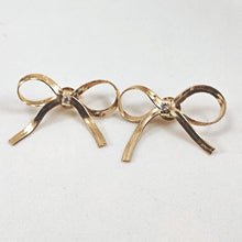 Load image into Gallery viewer, Bow ribbon model earrings
