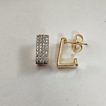 Load image into Gallery viewer, Basic open square small earrings with cz
