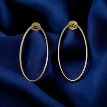 Load image into Gallery viewer, Basic light large oval earring
