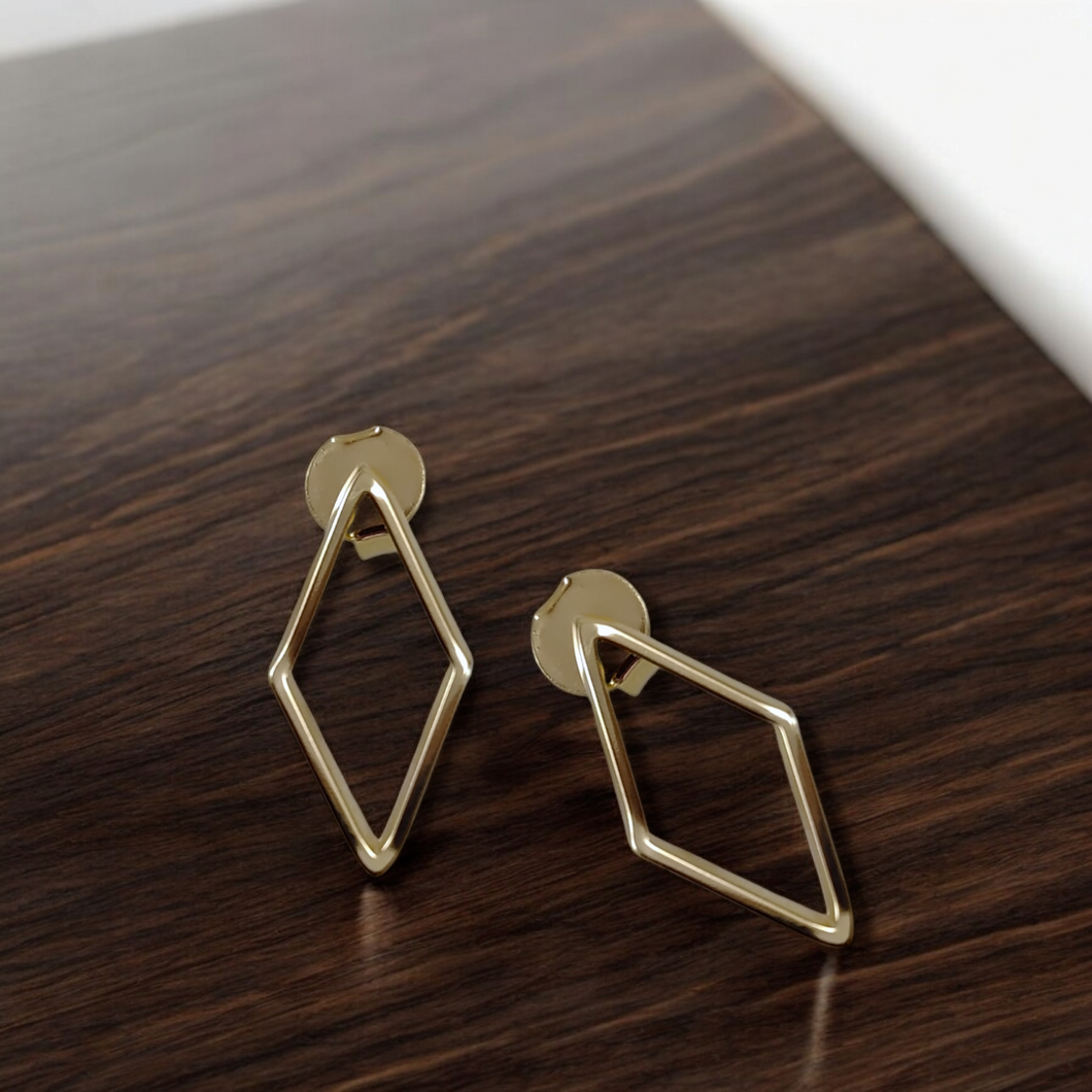 Basic light diamond earrings