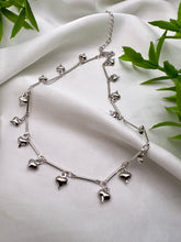 Load image into Gallery viewer, Small heart pendants in sequence choker necklace

