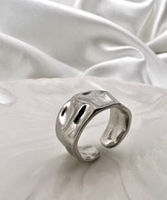 Load image into Gallery viewer, Open silver styles adjustable ring
