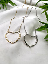 Load image into Gallery viewer, Basic open heart necklace
