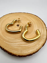 Load image into Gallery viewer, Chunky  light heart earring

