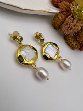 Load image into Gallery viewer, Freshwater crystal and baroque pearl earrings
