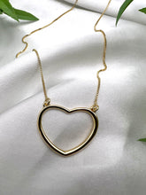 Load image into Gallery viewer, Basic open heart necklace
