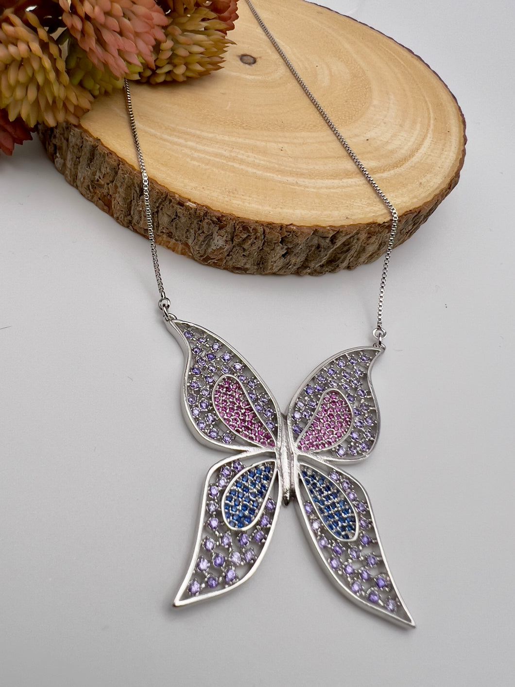 Big butterfly lavender shades necklace