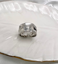 Load image into Gallery viewer, Open silver styles adjustable ring
