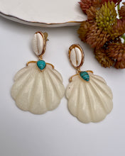 Load image into Gallery viewer, Whelk base and shell pendant earring
