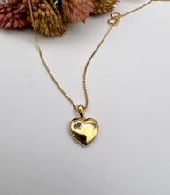 Load image into Gallery viewer, Small heart pendant cz detail necklace
