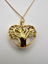 Load image into Gallery viewer, Cz chubby studded tree of life necklace
