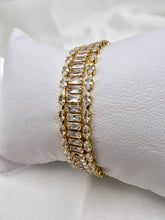 Load image into Gallery viewer, Three crystal baguettes row bracelet
