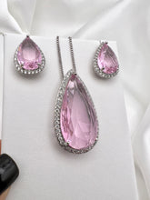 Load image into Gallery viewer, Big cut crystal drop pendant cz surrounded set
