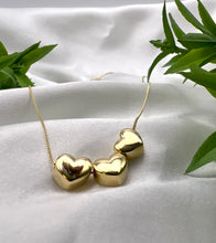 Load image into Gallery viewer, Three delicate hearts thinner necklace
