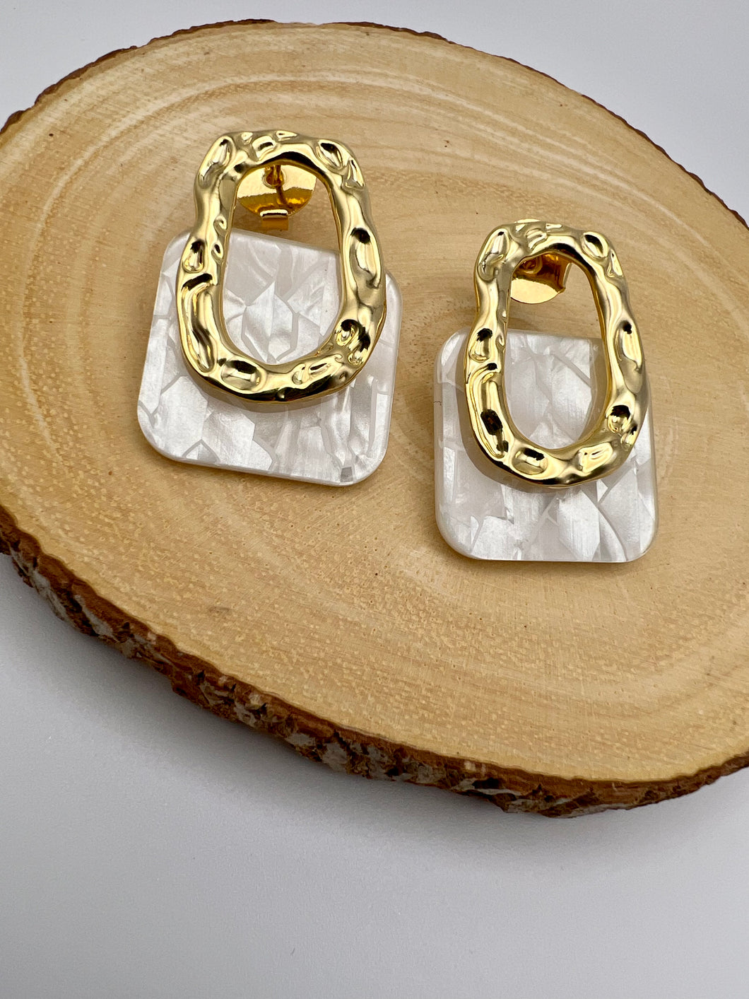 Exclusive geometric acrylic earrings