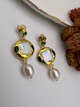 Load image into Gallery viewer, Freshwater crystal and baroque pearl earrings
