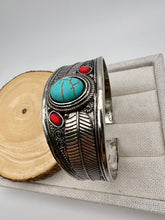 Load image into Gallery viewer, Vintage adjustable Silver bracelet
